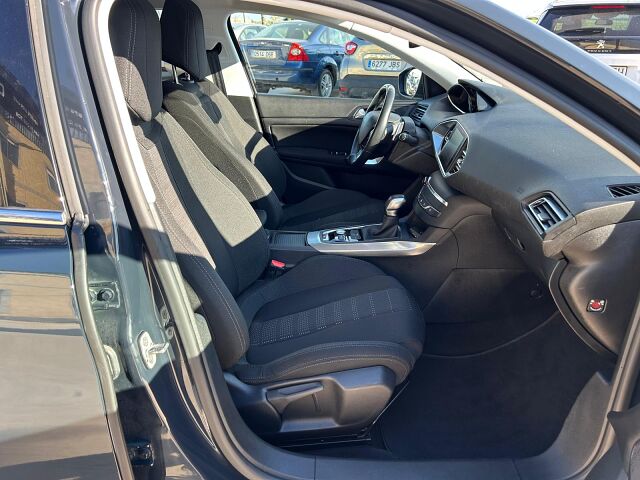 PEUGEOT 308 ALLURE 1.2 E-THP AUTO SPANISH LHD IN SPAIN 40000 MILES SUPERB 2017